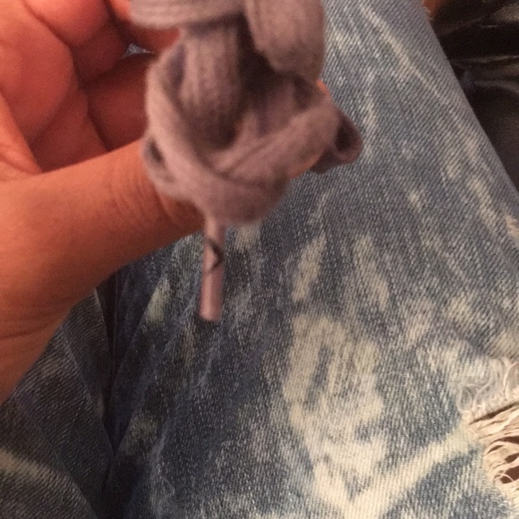 Kaws Jordan 4’s used - Picture 8 of 8